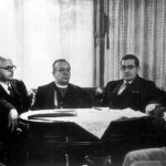 Члени уряду Карпатської України (зліва направо): Долинай, К.Лисюк (гість), А.Штефан, президент А. Волошин, прем’єр Ю. Ревай, В. Комаринський, С. Довгаль. 1939 р.